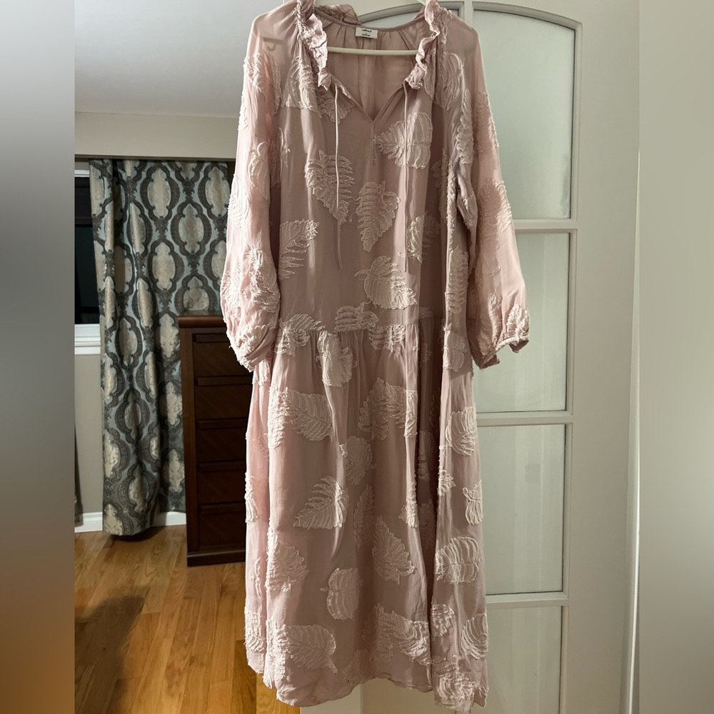 Aritzia pink dress